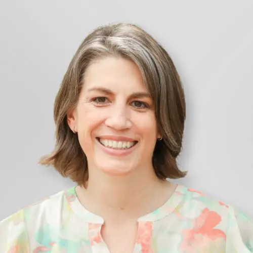 Heather Hudson Headshot