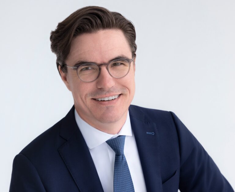 Kevin Davidson Headshot